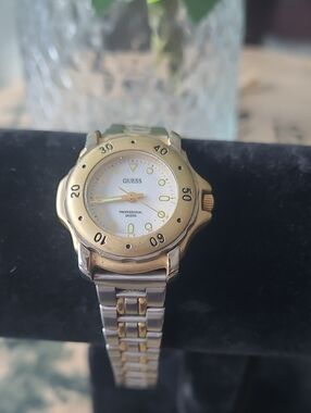 vintage Guess Professional Divers
